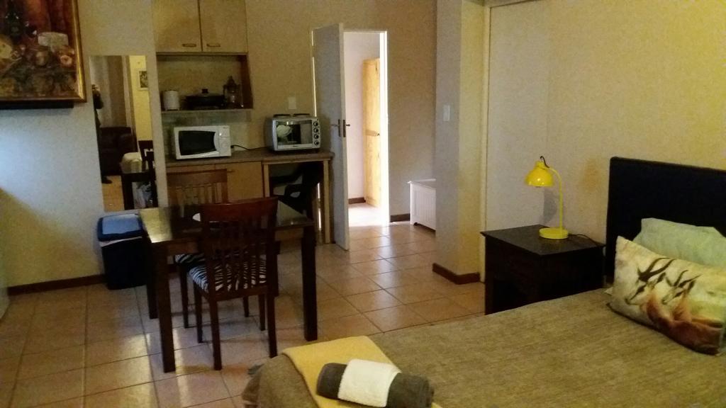 Rhodes Lodge Stellenbosch Dış mekan fotoğraf