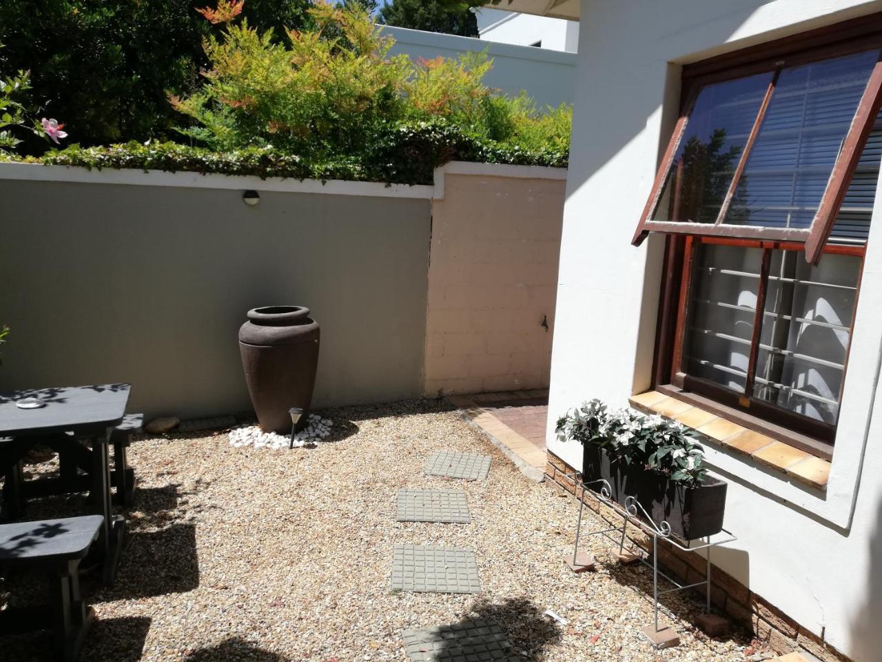 Rhodes Lodge Stellenbosch Dış mekan fotoğraf