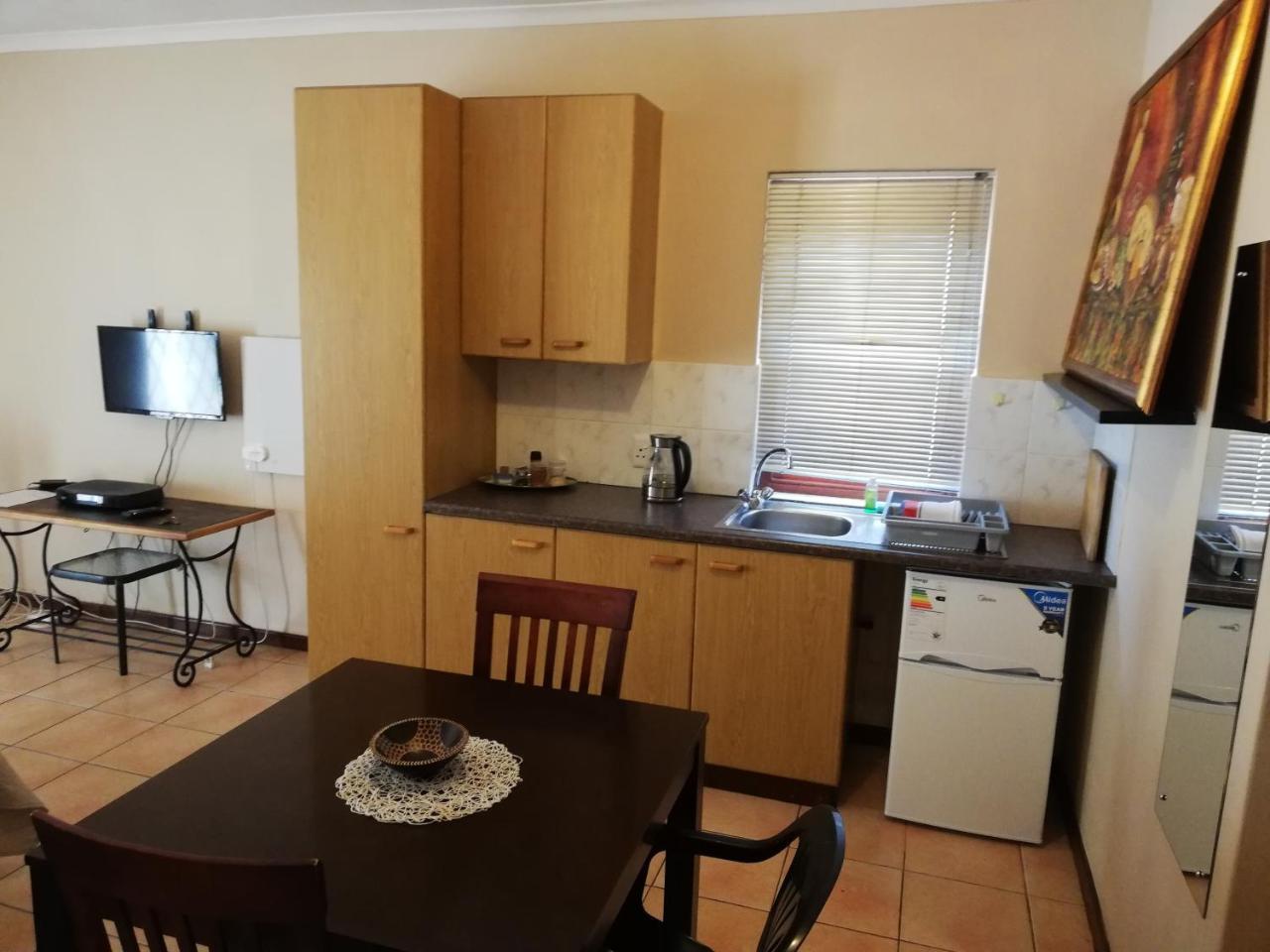 Rhodes Lodge Stellenbosch Dış mekan fotoğraf